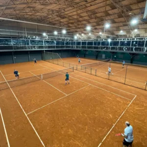 Quadra de Saibro da Infraestrutura da Tennis Square.